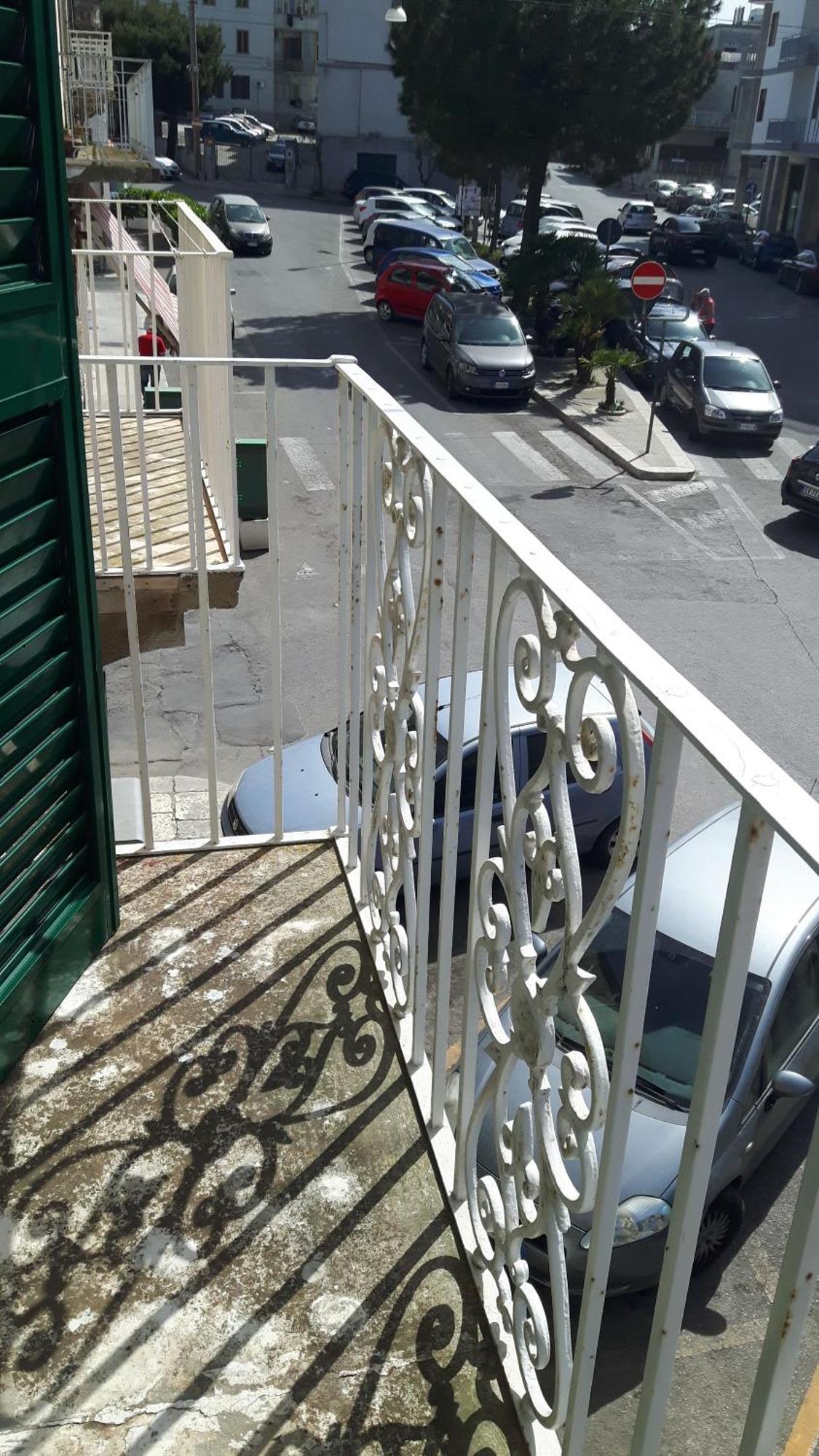 Nonna Nella Casa In Centro Apartment Ostuni Luaran gambar