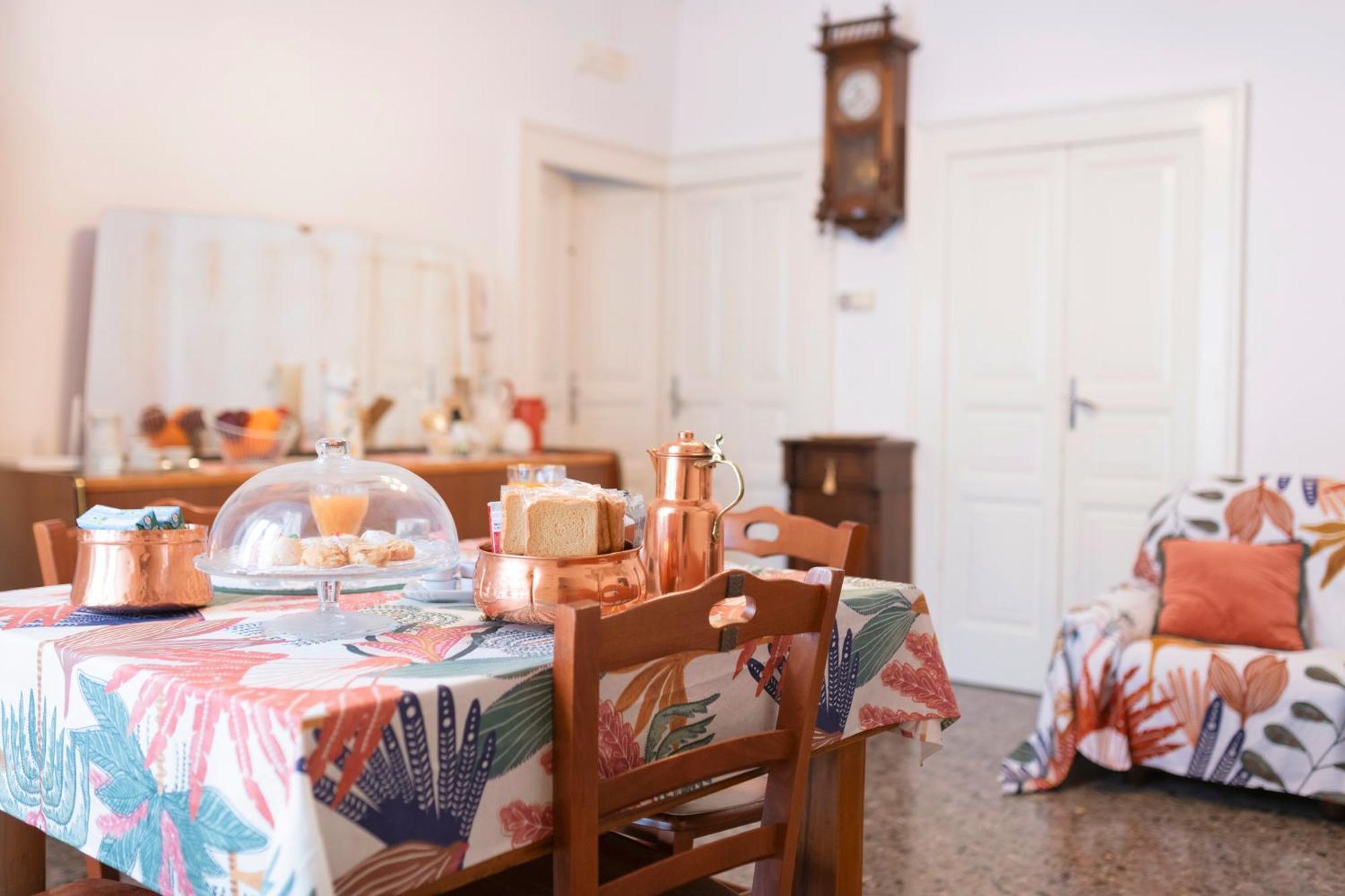 Nonna Nella Casa In Centro Apartment Ostuni Luaran gambar